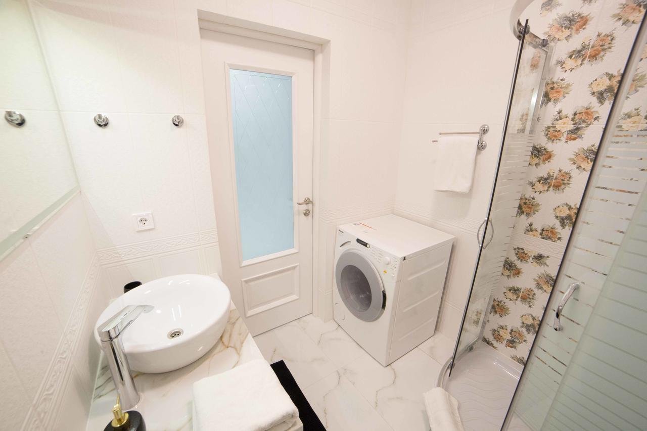 Leogrand Apartments On Kulisha 36 Lviv Eksteriør billede